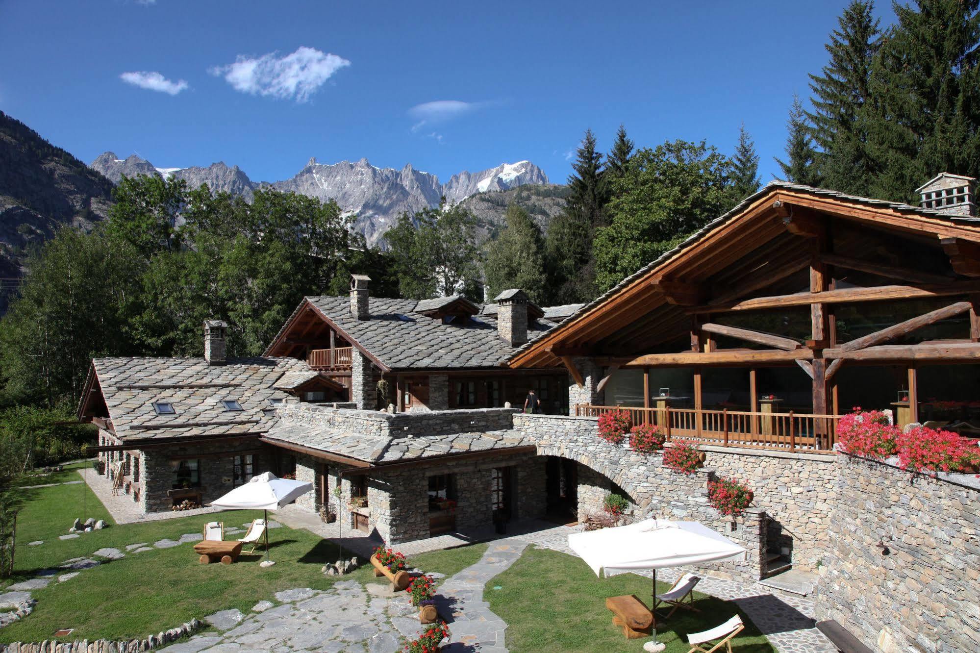 Au Coeur Des Neiges & Spa Courmayeur Exteriér fotografie